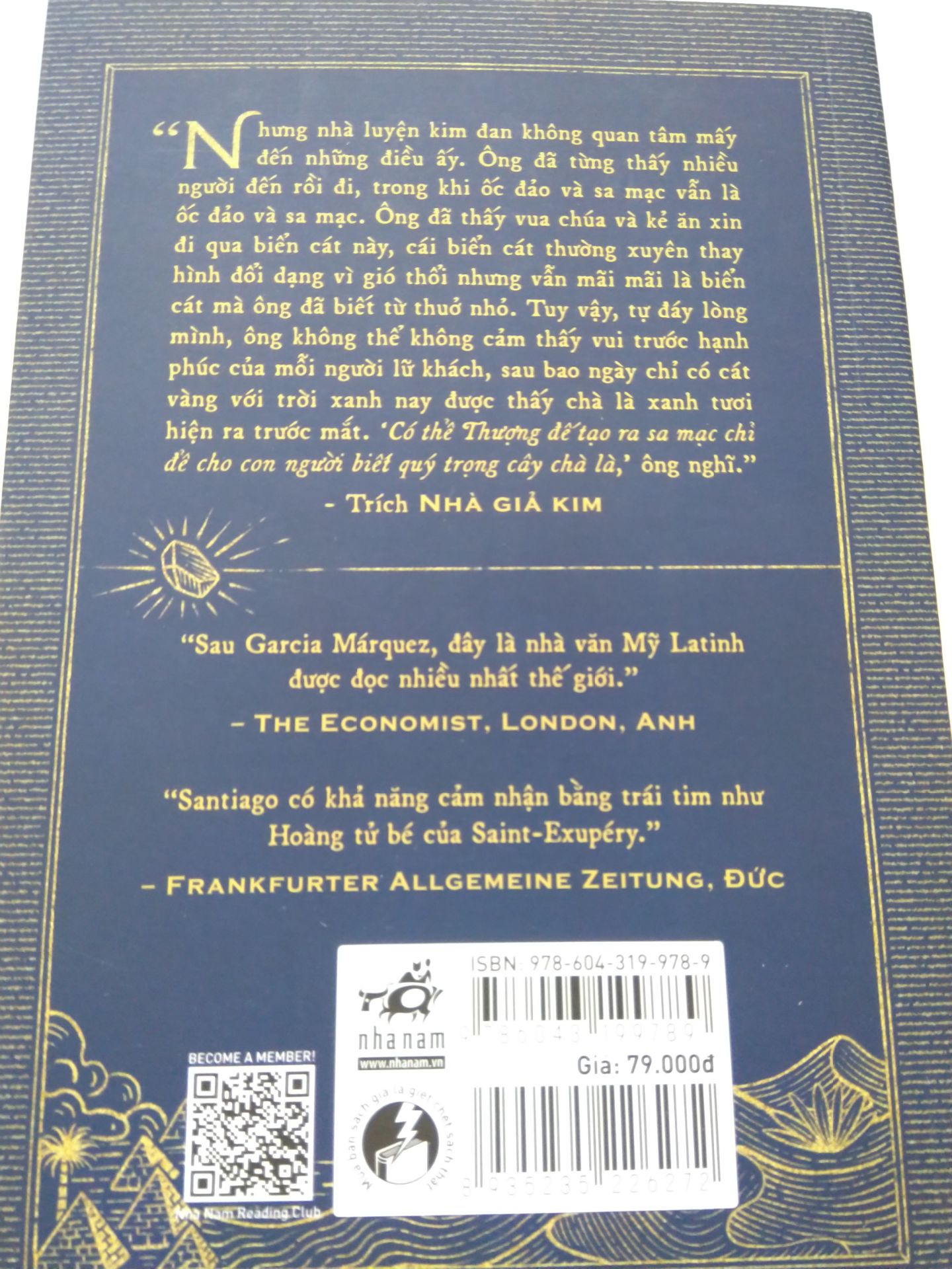 Một tác phẩm kinh điển và quá đỗi nổi tiếng nên mình sẽ không phải nói nhiều, đơn giản là - bạn chắc chắn nên đọc.
Chất lượng dv của Tiki chưa bao giờ làm mình thất vọng. Sách được bảo quản tốt, mùi giấy thơm (mê thế không biết ^^).  Giao siêu nhanh. Chưa kể giá quá hạt dẻ với những giá trị sách mang lại.