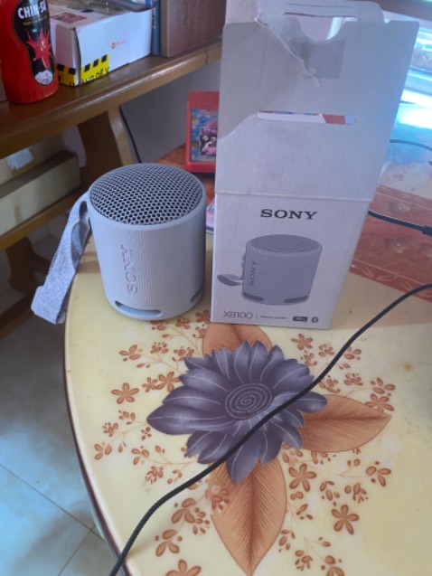 Loa mới cứng 100%, kết nối Bluetooth điện thoại cực dễ cơ mà k kết nối đc vs Bluetooth máy tính. Chất âm khá ấm. Giao hàng siêu siêu nhanh, chưa đầy 1 ngày đã nhận được rồi. Mua hàng ở tiki trading yên tâm chính hãng, rẻ hớn những chỗ khác á