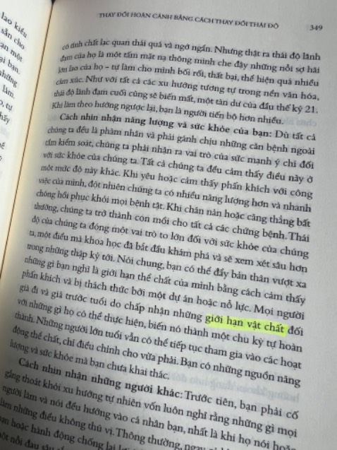 Dịch có vẻ tệ, hoặc là lỗi chính tả
Vừa mua về mở hú hoạ thử một trang, thấy câu văn hơi sai sai, lên google tìm bản gốc tiếng Anh thì thấy dịch sai thật (PHYSICAL trong câu này phải là THỂ CHẤT chứ không phải VẬT CHẤT)
Không biết còn nhiều chỗ sai nữa không???
