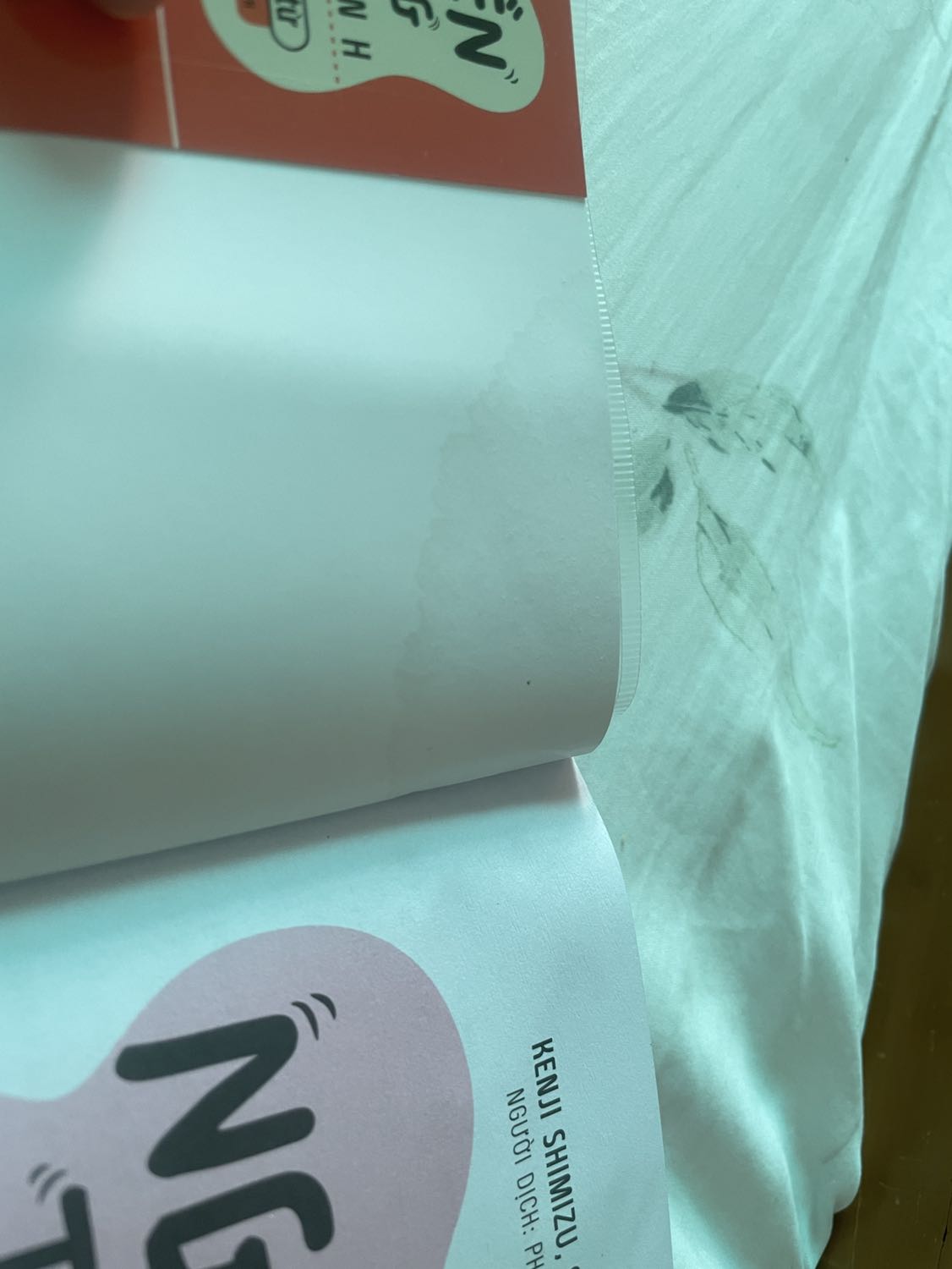 Sách giao bị ướt là thua rồi, biết là ko phải do mấy bạn Tiki nhưng làm việc với JnT vậy là tiu tùng. Cam kết giao hàng nhanh, app ghi hôm sau giao hàng, shipper hẹn hôm sau nữa là thua rồi. Lâu lâu mới quay lại mua sách mà trải nghiệm tệ quá tệ