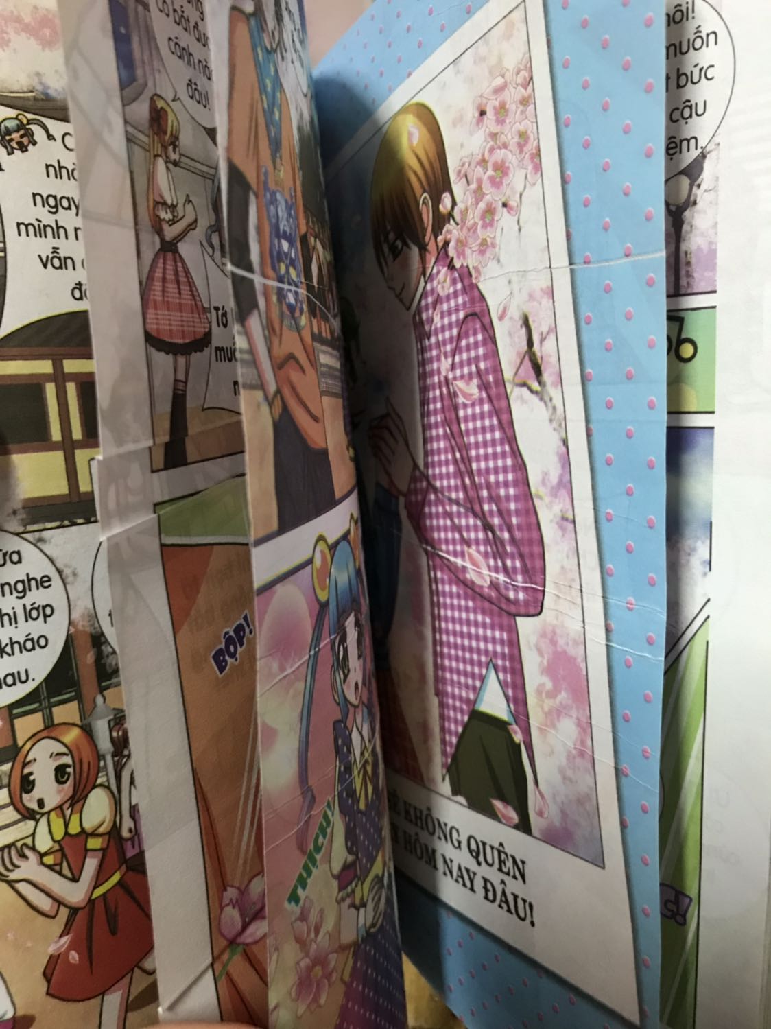 Sách có nhiều trang bị nhàu, in lệch và chữ mờ giống như sách bị lỗi vậy!!!