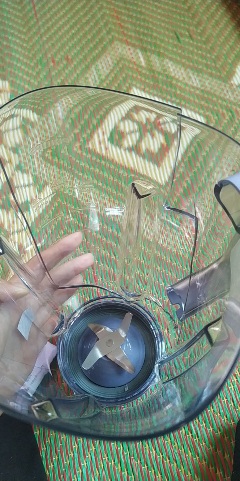 Sản phẩm giao tới mình đã bị vỡ cối xay. Mong nhận được phản hồi của shop để đổi trả hàng cho mình ạ. Xin cám ơn!

Mình đã nhận được đổi trả từ Tiki và hài lòng.