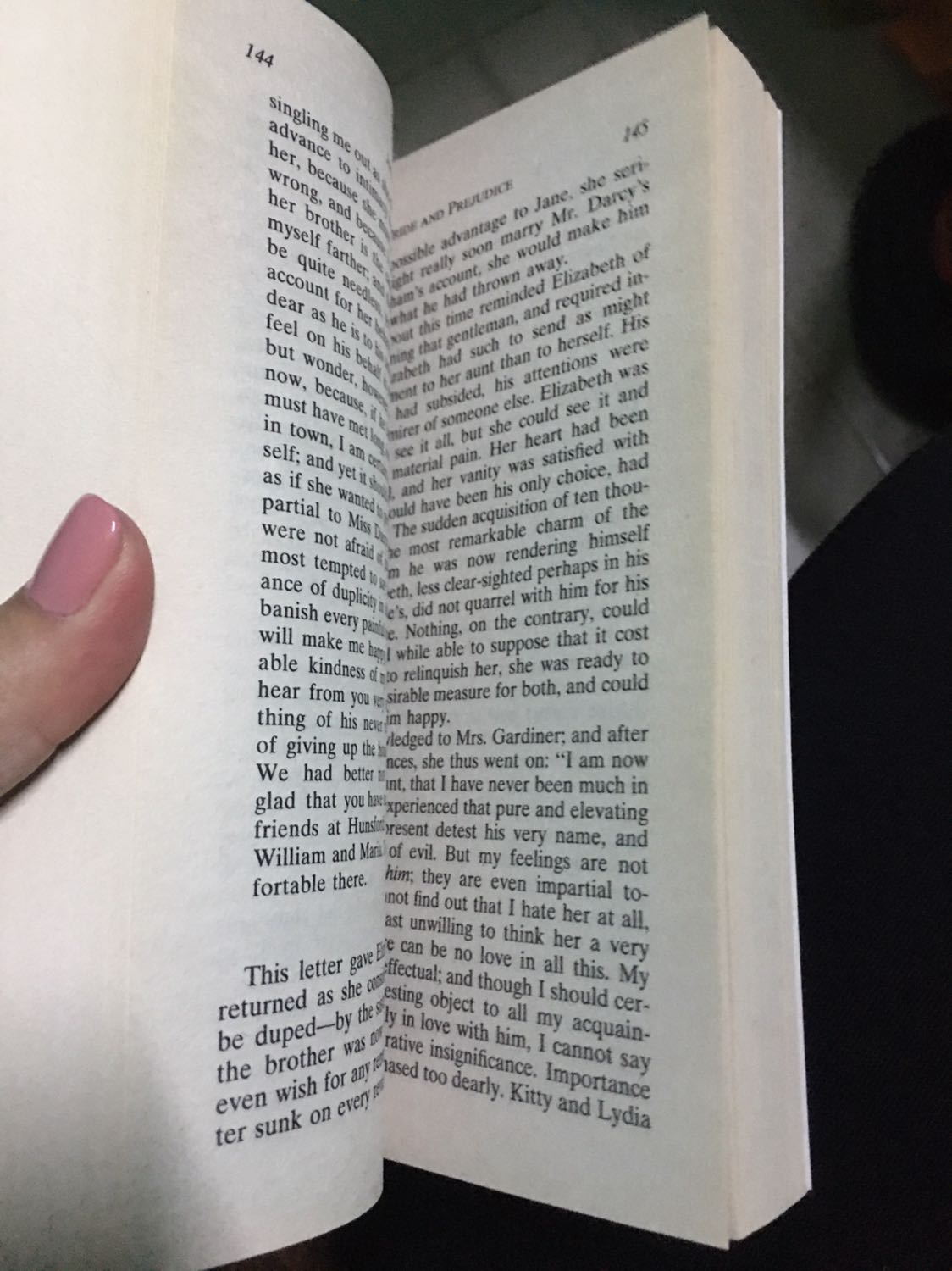 Sách đẹp giá rẻ... Giao hàng nhanh, mới đặt hôm qua mà nay đã có hàng. Đặc biệt anh giao hàng cực kỳ dễ thương. Mình bị viết lộn địa chỉ từ 147 thành 174 mà anh vẫn rất vui vẻ. Không hề tỏ ra chút khó chịu nào. Cảm ơn tiki, cảm ơn anh giao hàng nhiều.