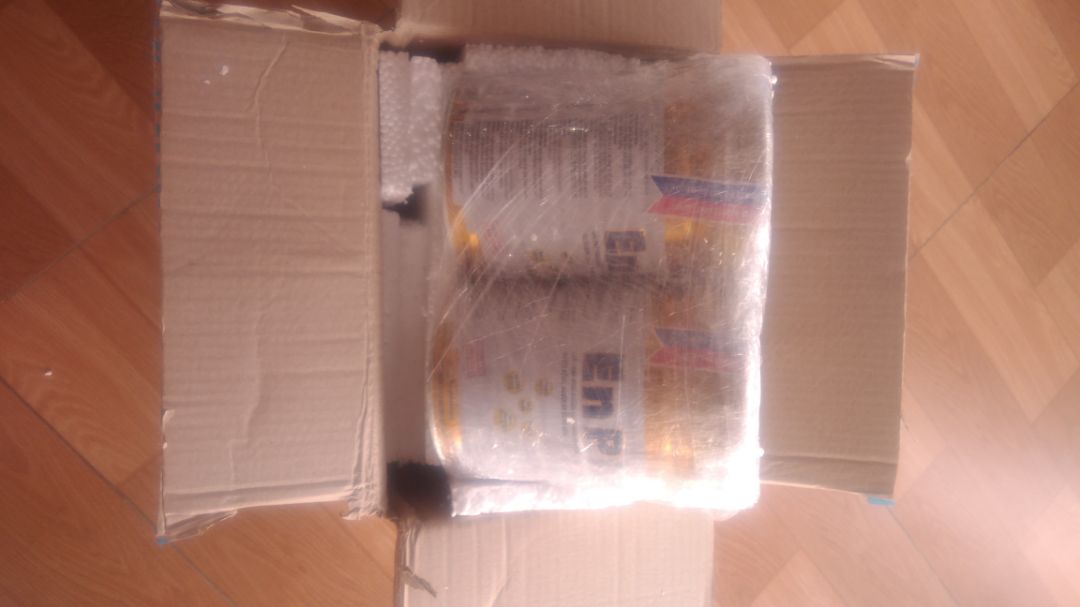 Nhà cung cấp đóng gói rất tốt. 
Sữa còn mác niêm yết và hsd lâu.
Nếu bạn nào có ý định mua thì nên đặt hàng trước đó 7tuân-10 ngày (ಥ_ಥ). Chờ mòn đýt luôn. 
Mình rất thích mấy anh giao hàng bên Tiki, thân thiện và lịch sự, không cáo gắt hay phàn nàn.