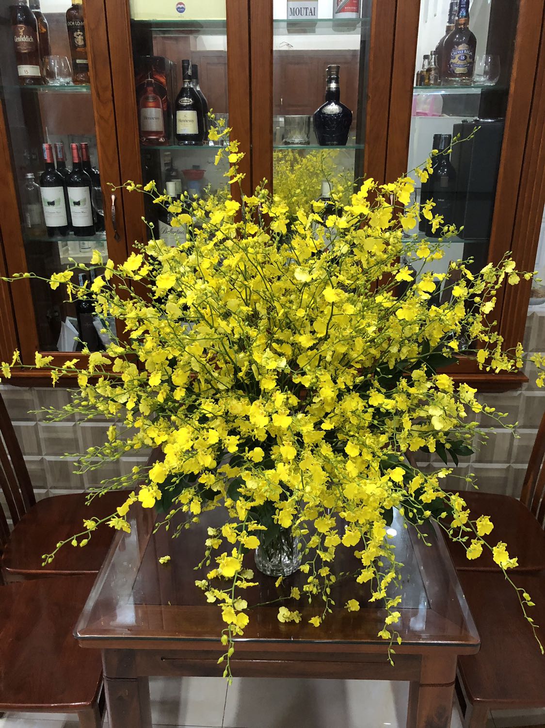 E mua giá sale 165k giá quá rẻ luôn, mặc thoải mái , hình mang tính chất xu thui ạ