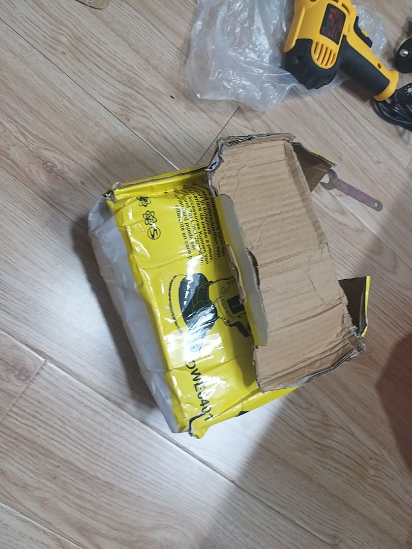 Tôi mua hàng mới mà PiStore giao hàng cũ. Buôn bán manh múng.