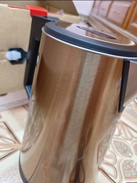 hàng chuẩn, ấm siêu tốc sôi nhanh, màu sắc sang xịn, lớp inox chắc chắn, có chế độ giữ nhiệt. Nói chung rất hài lòng với sp. Mua đông này có e này quá tuyệt