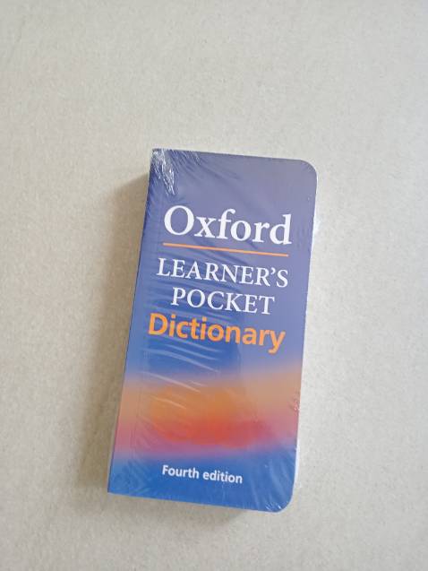 Bên Fahasa gói hàng cẩn thận, giao hàng siêu nhanh.Mình đặt từ tối thứ 6 thì trưa thứ 7 đã có.
Sách vẫn còn seal
