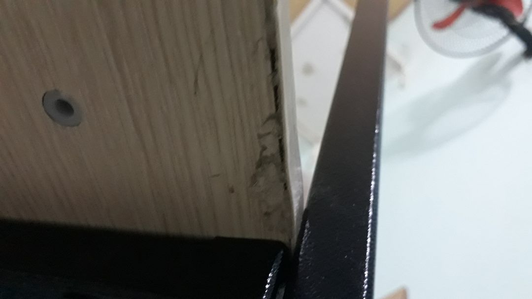 Thời gian giao hàng quá lâu đặt hàng từ ngày 2/9 tới 15/9 mới nhận được hàng, hàng bị lỗi .Chất lượng không xứng với giá tiềnư