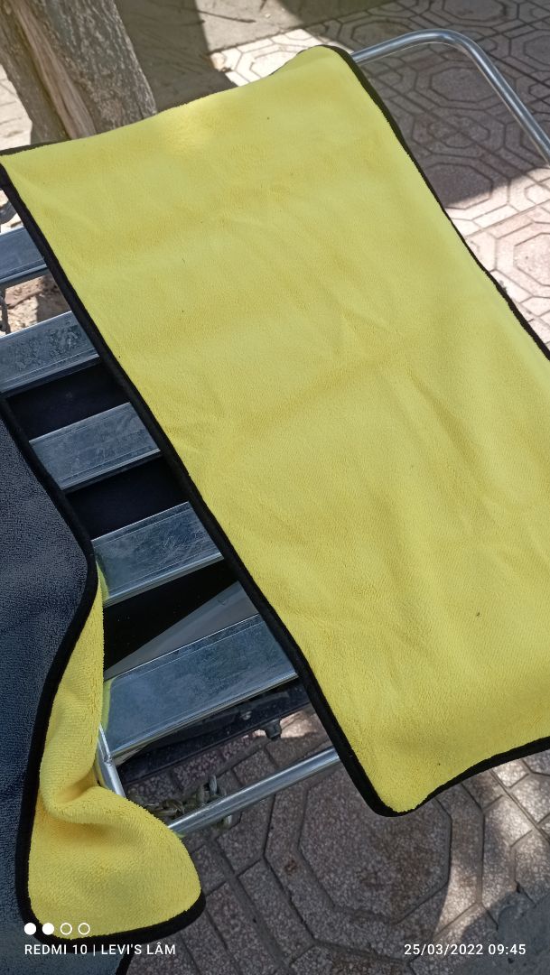 giao hàng nhanh, sp giống mô tả, thấm hút tốt và không để lại sợi vải khi lau. quá rẻ so với chất lượng sp 👍