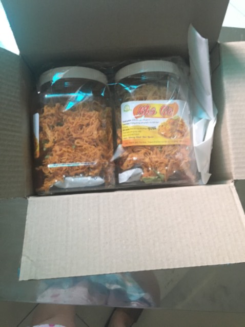 Giao cực nhanh mặc dù chọn giao tiết kiệm. Đóng gói đẹp kỹ, hàng mới, date còn xa. Chưa ăn thử nên chưa biết chất lượng nhưng nhìn có vẻ ngon! Sẽ ủng hộ shop tiếp