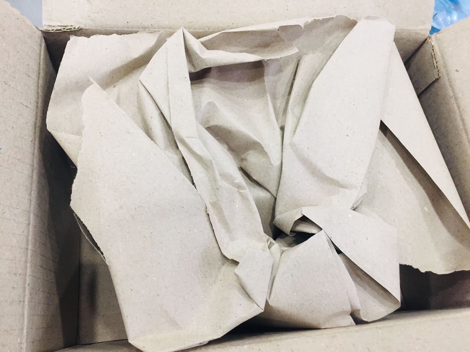 Đóng gói cẩn thận, sản phẩm chất lượng, giống như hình và mô tả. Tiki giao hàng rất nhanh. Sẽ ủng hộ shop lâu dài