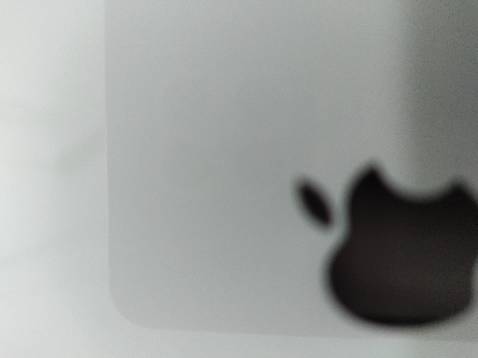 Ốp đẹp, vừa khít máy, có vẻ chắc chắn. Chưa rơi lần nào lên ko biết chống sốc đc ko.