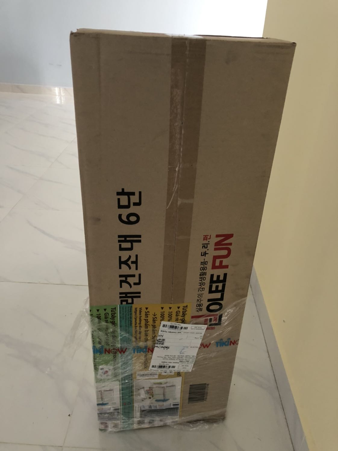 Giao hàng nhanh, gọn, ráp dễ, cảm giác hơi mong manh xíu