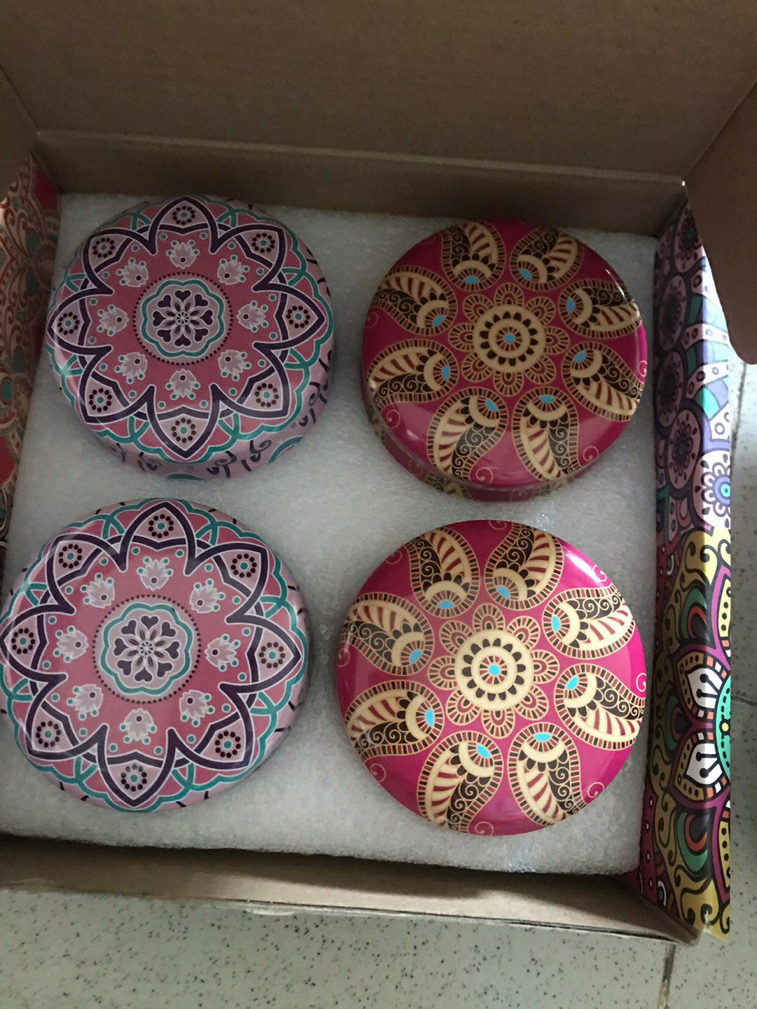 Nến thơm lắm, hộp đẹp. Mua làm quà tặng là quá ok. Giá thì ổn, không đắt cũng kh rẻ 👍🏽👍🏽👍🏽👍🏽👍🏽👍🏽👍🏽