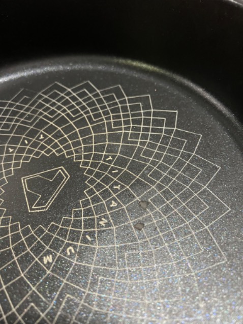 Quá tệ cho 1 sản phẩm như này . Rán cá đúng 1 lần thì bong . Không chấp nhận được . Không bằng chảo 280k. Không nên mua