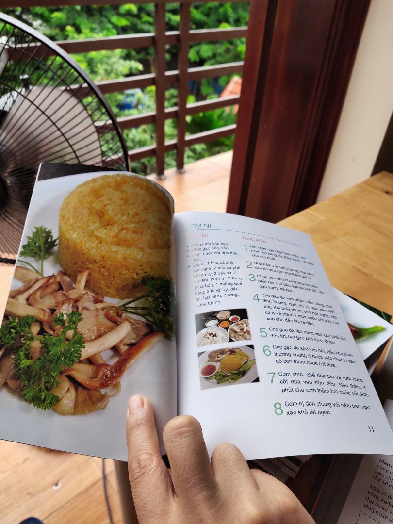 Sách viết sơ sài. thiếu chỉ dẫn định lượng gia vị. cách nấu. hướng dẫn chung chung ko nên mua.và giá sách khá cao so với các sách khác. 63 trang nhưng 30 trang có chữ 30 trang là ảnh to chà bá. cho 5 sao vì nhà sách phục vụ tốt còn sách thì 1 sao.
