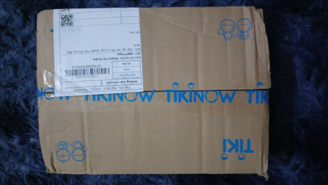 Sách bọc hơi ẩu bị rách mất bookcare.