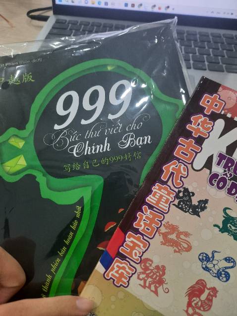 Sách dày dặn, chữ rõ nét, khá là oke. Truyện tặng kèm tạm ổn. Mặc dù giao thiếu đĩa CD nhưng shop vẫn hỗ trợ gửi file nghe mp3. Bạn nào bị giao thiếu thì cứ nhắn shop lấy file nghe nha, khỏi mất công đổi trả.