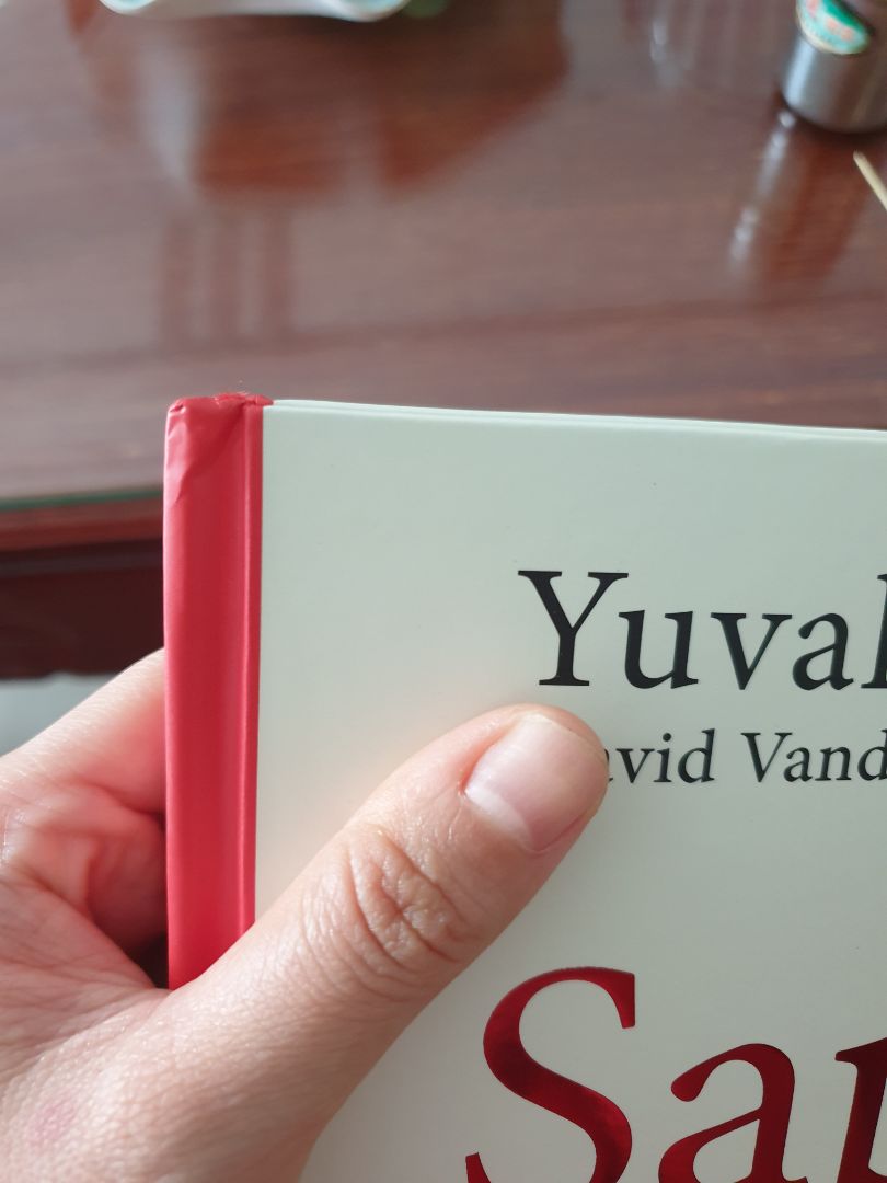 sách hay nên mình lựa mua tin tưởng đặt tiki. Giao rất nhanh mình đặt hôm qua nay đã có nhưng đóng gói bảo quản sách k tốt chút nào chỉ bỏ sách vào cái hộp k quấn k bao gì cả nên sách bị móp ở 2 đầu. Nhận sách mới hy vọng đẹp k móp méo mà vậy hơi buồn. Góp ý mong bao bọc bảo quản sách khi gửi đc kĩ lưỡng hơn