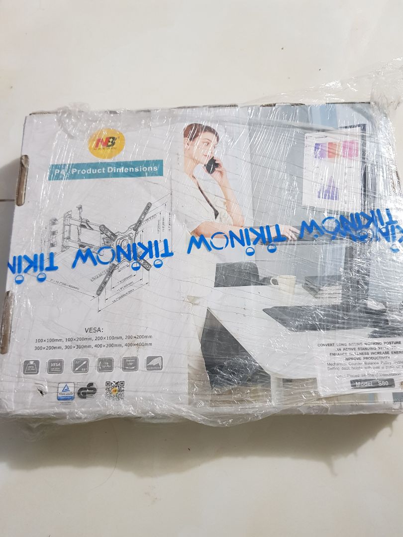 với giá này thì quá ngon, sản phẩm chắc chắn, có thể nói là nặng hơn cả cái tivi -)) gắn xoay kiểu nào cũng được, không sợ tivi bị xéo, xa gần tùy ý, rất nên mua