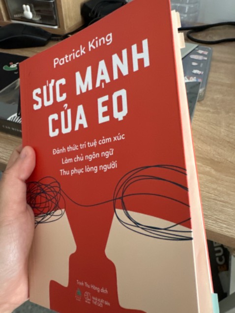 Mình đã đọc được 1/2 quyển này và cảm thấy sách có nhiều kiến thức khá hay về ứng xử và giao tiếp. Học đc khá nhiều tips thú vị và áp dụng trong giao tiếp hàng ngày