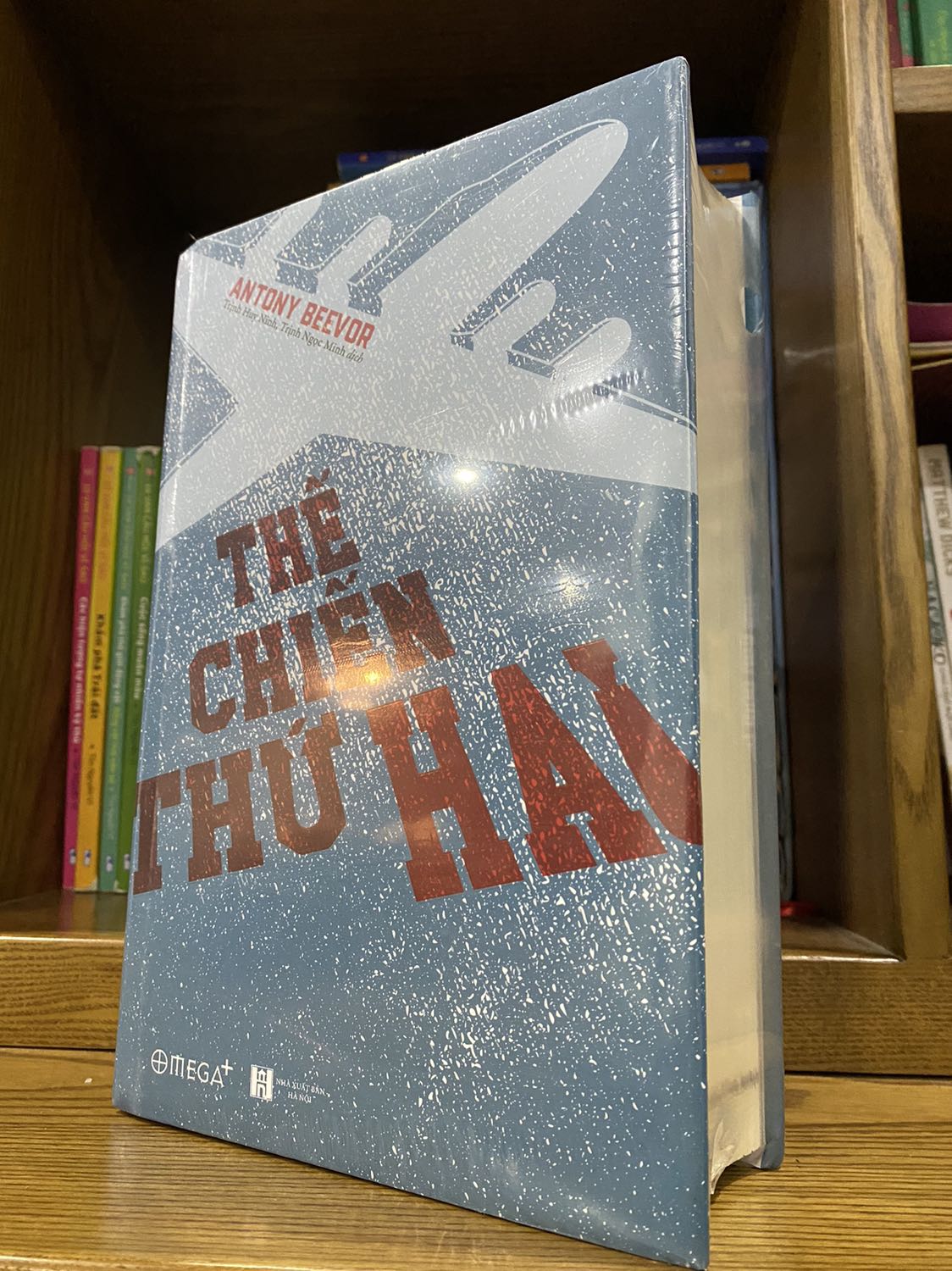 Đóng gói cẩn thận, giao hàng nhanh, mới mua chưa đọc nên chưa đánh giá nội dung