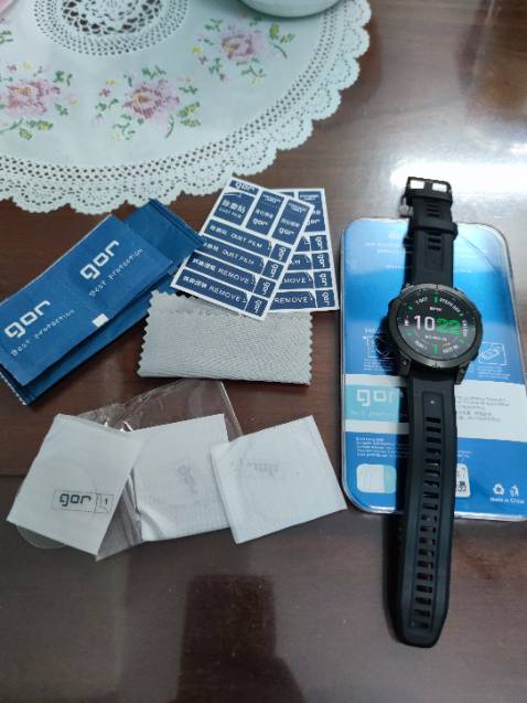 Xuất sắc luôn nha, hẳn 3 miếng, cứ tưởng là 3 miếng dính liền giống film ppf. Full phụ kiện để vệ sinh & hỗ trợ dán kính, vừa vặn với mặt đồng hồ 47mm. Hàng giao nguyên seal, nhanh chóng.