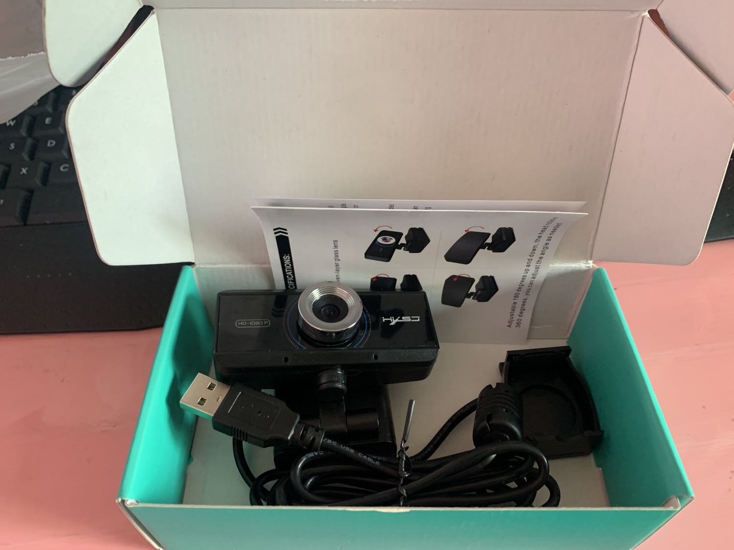 Sản phẩm lỗi, không xài được! Hình mờ như sương không thấy gì, mic thì lúc có lúc không. Hàng không như quảng cáo. Đề nghị thu hồi sản phẩm và hoàn tiền