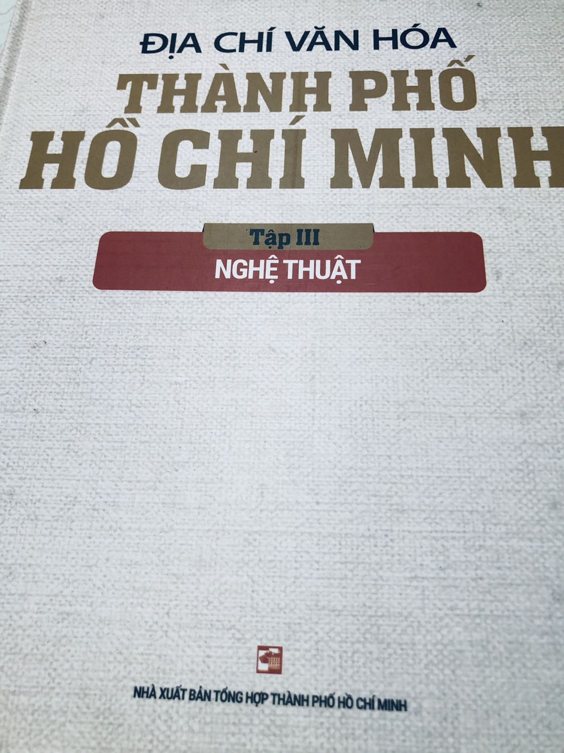 Rất hài lòng. Sách in ấn đẹp; đây là tư liệu hay.