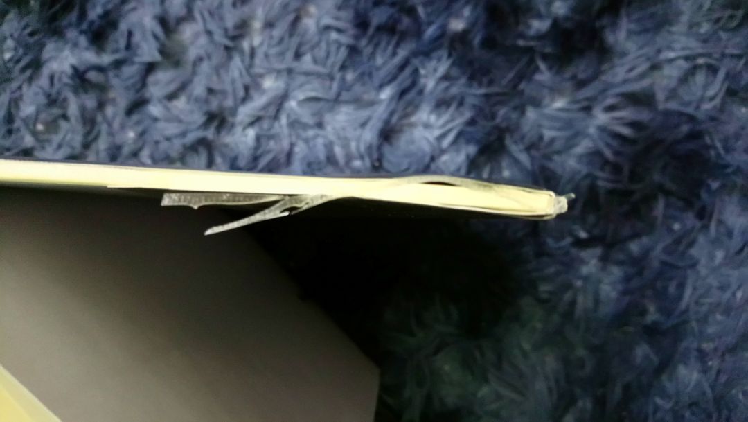 Sách bọc hơi ẩu bị rách mất bookcare.