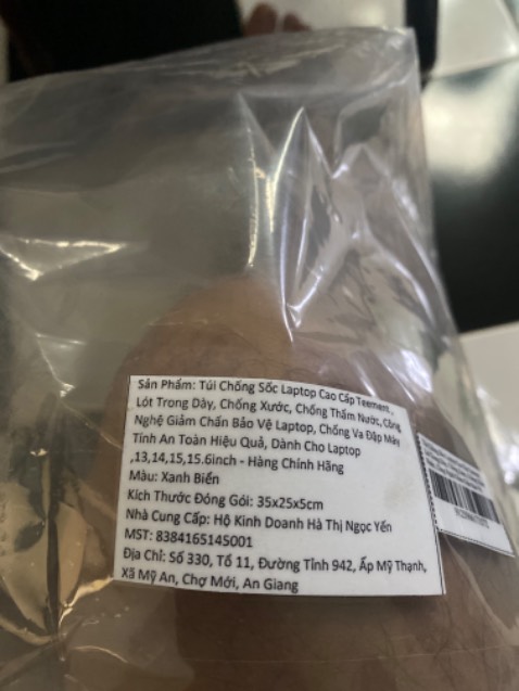 Mình mua dành cho laptop 13,3 inch, nhưng sp nhận về là loại dành cho all size từ 11-15.6, hơi rộng so với laptop của mình. Chất liệu ổn. Giao hàng nhanh
