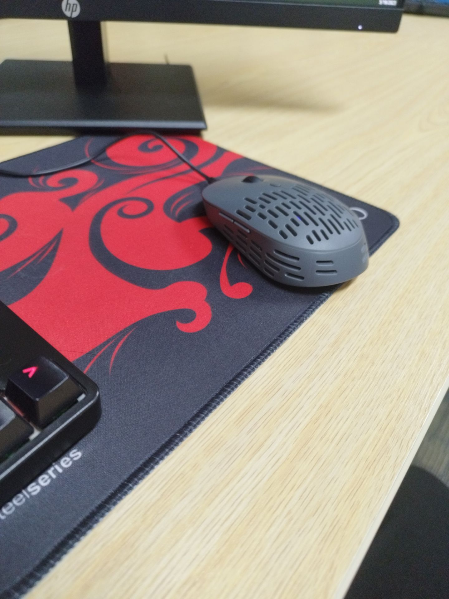 dùng rất thích, rất vừa tay dù tay mình cỡ to và không ồn