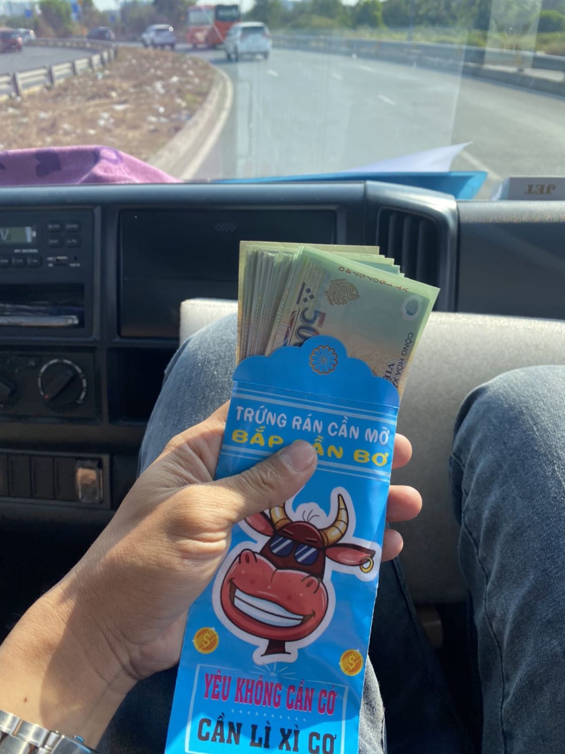 Dép đẹp mang êm chân ba mình rất thích. K có ảnh lấy đỡ ảnh này?