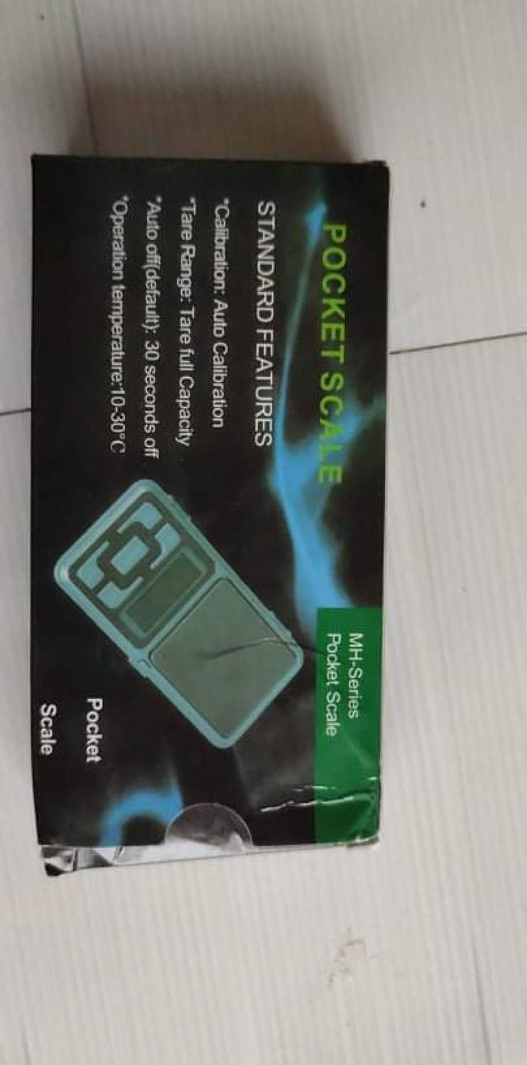 Quá thất vọng đặt hàng thì gửi về mẫu khác éo phải làm ăn như thế này thì k có khách nào lsau mua đâu