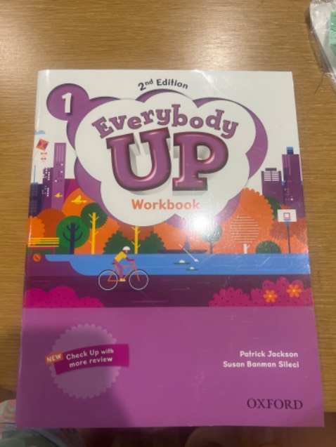 Chất lượng giấy tốt, lưu ý giấy in đen trẮng chứ ko phải in màu.