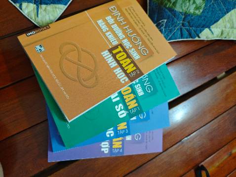 Sách rất đẹp , sạch sẽ , không bị lỗi