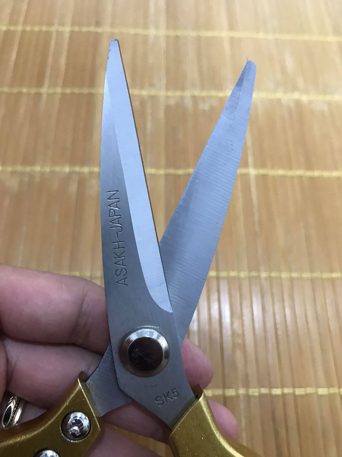 Chất lượng rất ok. Nhìn chắc chắn, đẹp, cầm nhỏ, gọn. Hàng đúng như quảng cáo. Giao hàng cực nhanh. Like shop và Tiki