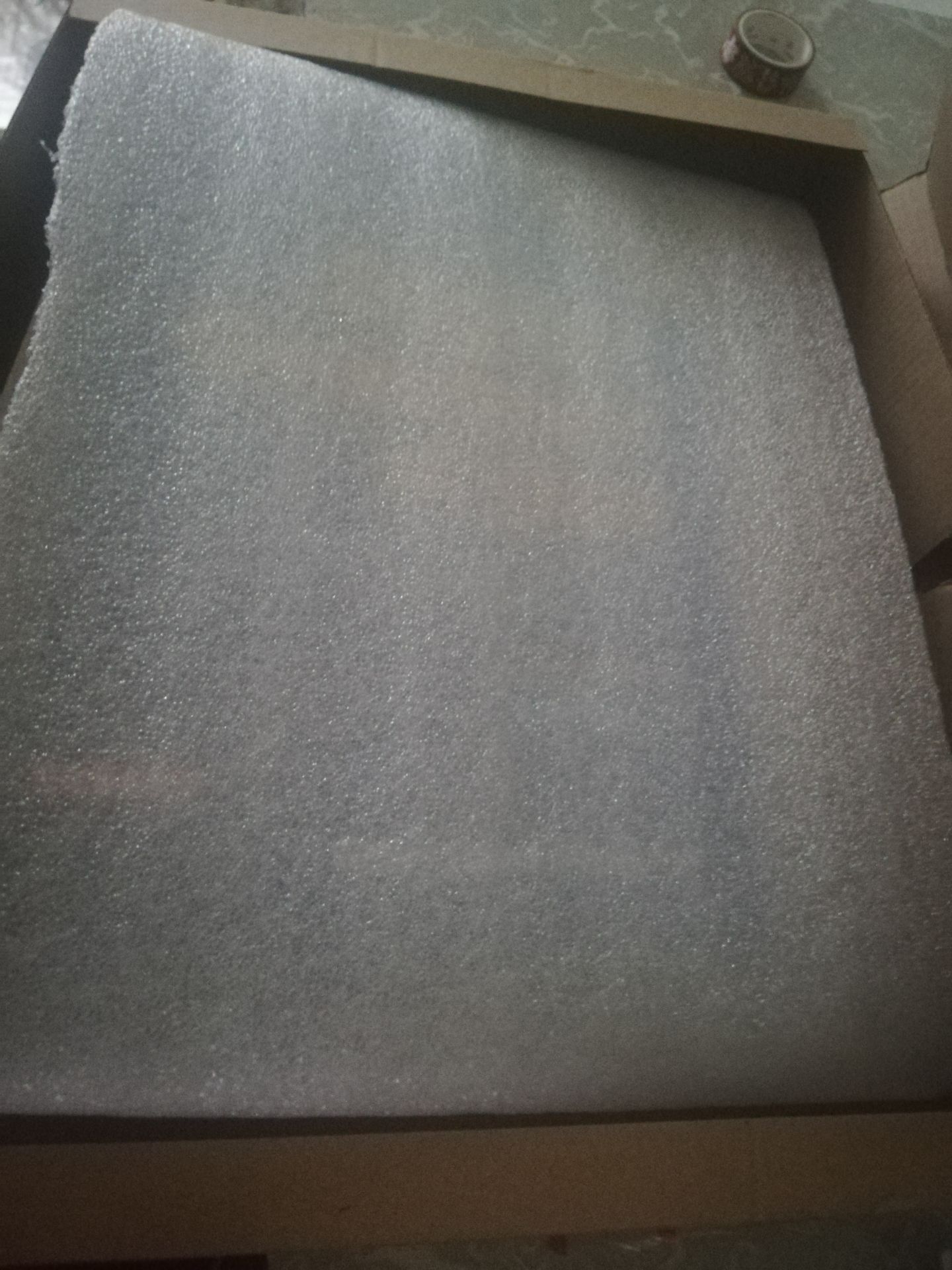 sách rất dày, đây là cuốn sách tmifnh ưng nhất về ngữ pháp trc h,. mình biết có bản họ dịch ra tiêng việt nhưng mình khuyên các bạn đang đắn đo giữ hai bản thì nên quyết định mua bản này vì nó thật sự đáng mua lắm nhất là đối với mấy bạn muốn bắt đầu học để thi các chứng chỉ nói chung. Mình đã luyện qua quyển ngữ pháp của Mai Lan Hương lúc thi đh cuốn đó rất chi tiết nhưng sẽ k sinh động và nếu bạn có khả năng tự học cao thì cuốn đó cân ngữ pháp cho bạn rất tốt còn cuốn này thì sinh động giải thích dễ hiểu kiến thức đủ để bạn có đc một cái nền ngữ pháp tốt. sách trắng đen mà 17xk nó sẽ khác với sách 5xk nhìn quyển sách là bạn sẽ thấy học hành chán xíu nào. (hơi điên rồ nhưng nếu bạn nào thích mùi sách mới thì cuốn này ngửi phê lắm nha :))) ). có điều kiện thì mua luốn quyển MLH khoảng 80k học kèm quyển này cũng ổn lắm không thì thôi cuốn này cũng đủ rồi.