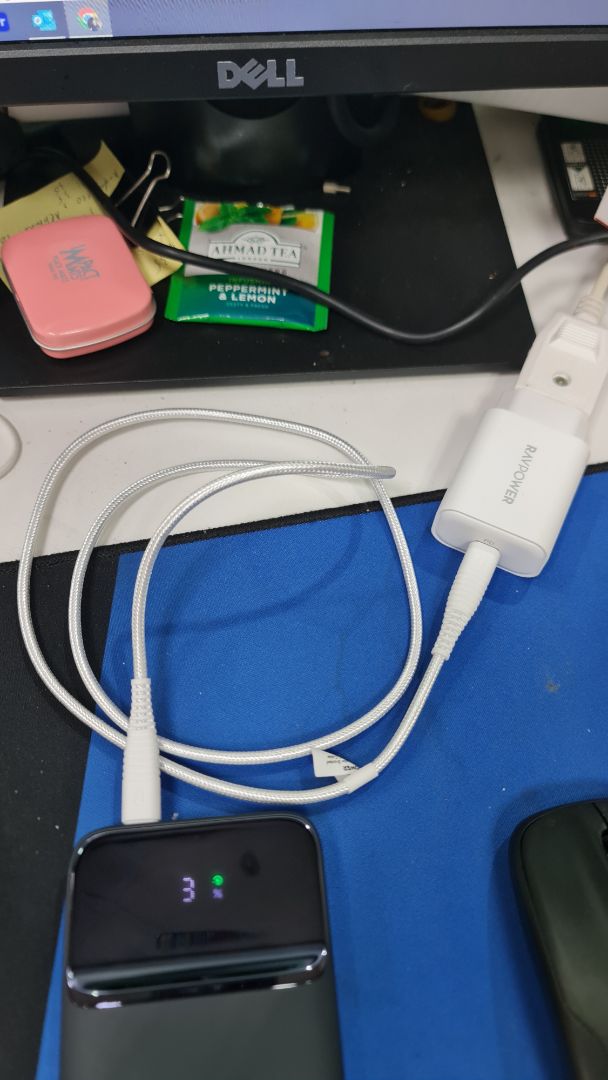 Chất lượng hoàn thiệt tốt, sạc nhanh, tuy nhiên củ sạc hơi nóng