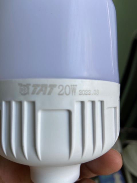 Shop giao bóng đèn led 6 bóng không đúng khách đặt mua bóng 30 w nhưng giao 20w tôi để nghi đổi hàng cho đúng sản phẩm