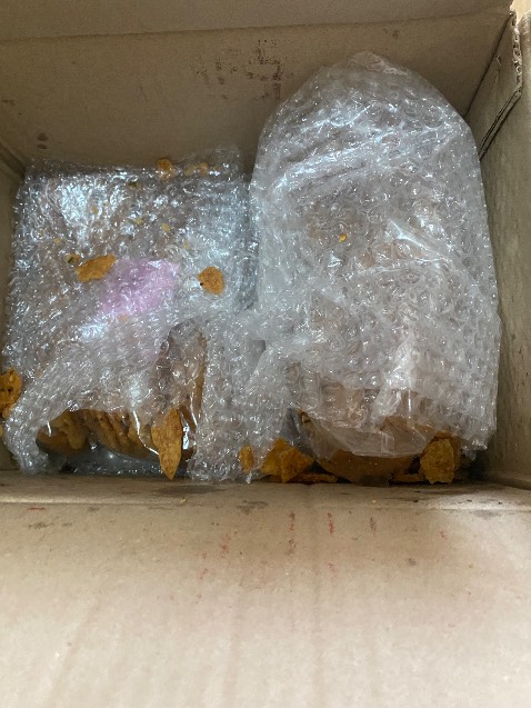 Định mua làm quà mà nhận gói hàng bể nát