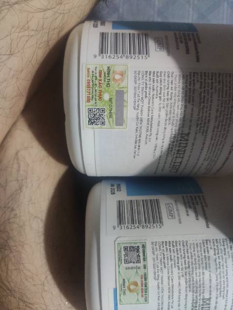 Mua lần sau giá rẻ hơn lần trước gần 100k. Nhưng lạ là date trên hộp in y hệt như nhau. Vỏ thuốc cũng cứng hơn hộp trước, chứ không mềm.