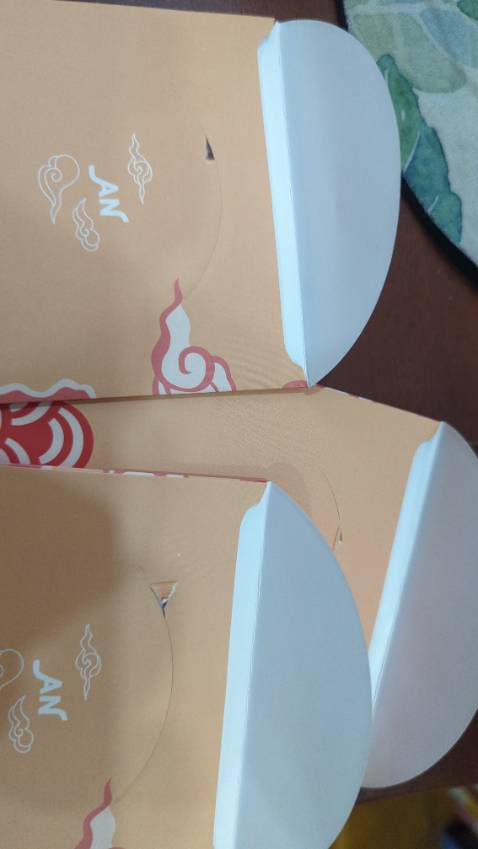 Bao lì xì bị rách mép, quá đáng thất vọng.