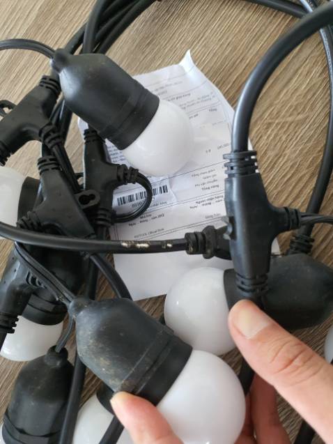 1 lỗi nhỏ mình ko tính toán, 4 lỗi trên 1 sản phẩm, shop giao hàng kém chất lượng