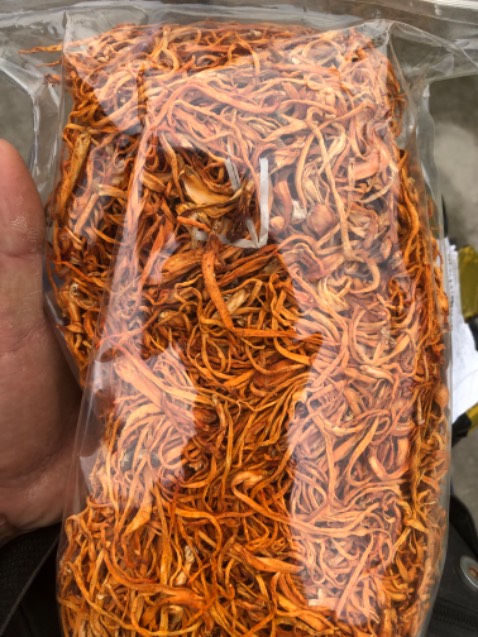 Hàng vàng đẹp nhưng có sợi bao bì dính lần sau nên đóng hàng cẩn thận hơn