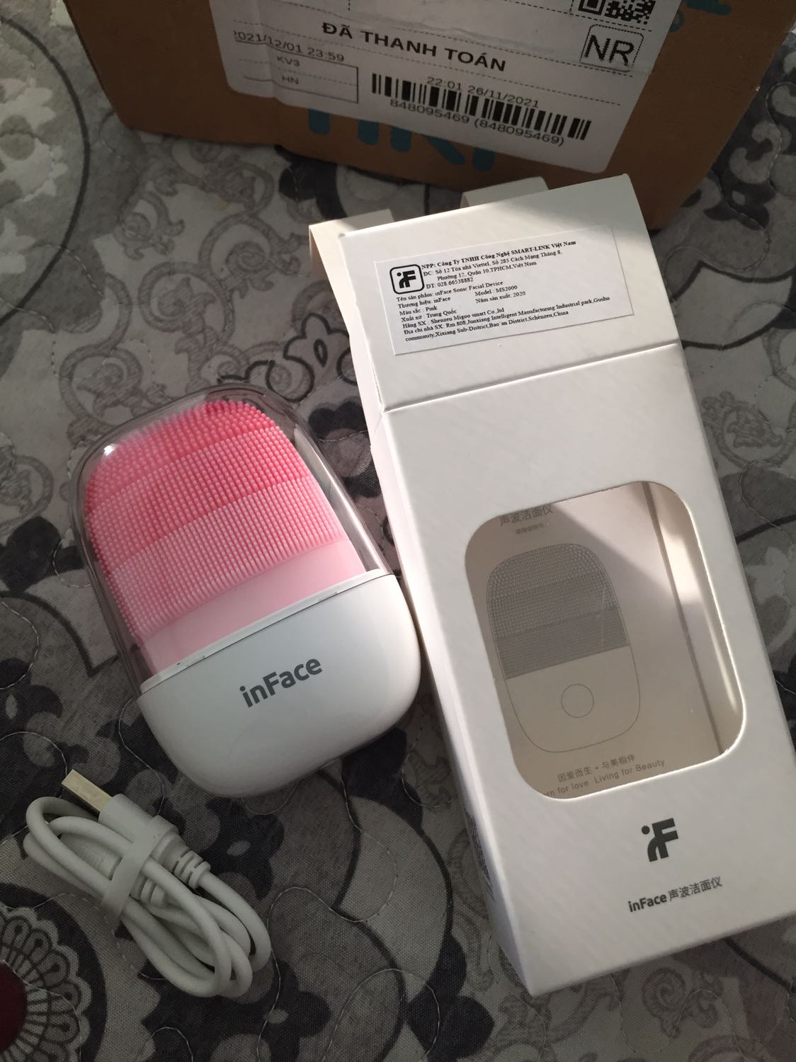 Ngon bổ rẻ nha mng ới ời ơii. Máy hơi mùi silicon tý thui nhưng chắc dùng về lâu dài sẽ hết, lông mềm. Nchung là nên mua nhoa. Muốn post thêm cả cái video nứa mà kc được