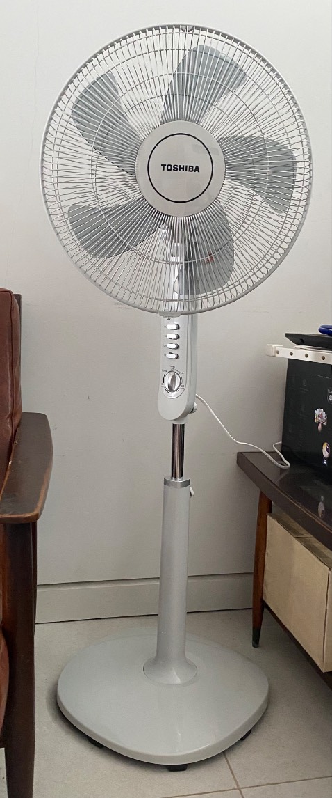 Quạt đẹp, chạy tốt, êm!