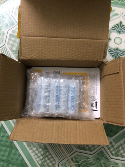 Pin giao như hình. Shop gói khá kĩ. Đã sạc sẵn trước