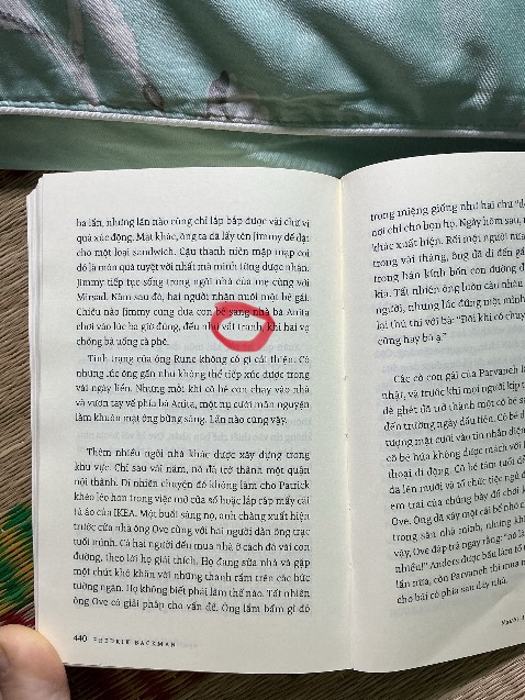 Bìa sách đẹp, giấy láng mịn rất thích, nội dung hay - cảm động - tình thương và những điều tốt đẹp. Bị lỗi chính tả.